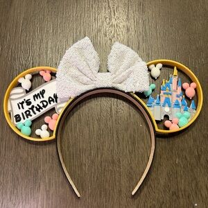 Disney Minnie Mouse Mickey Mouse headband ears “it’s my birthday” white bow